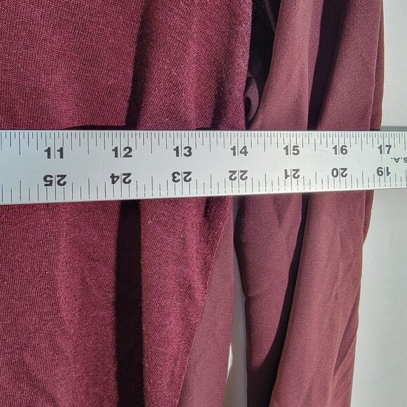 Ann Taylor Petite Red Shirt V Neck Long Sleeve Curved Hem Knit Women's Size XSP - Picture 8 of 9